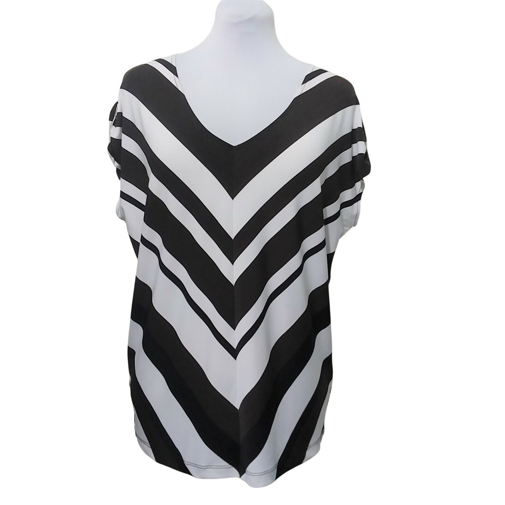 Chicos Black White Chevron Stripe V-Neck Top Gold Grommet Shoulder Size 2 Large‎